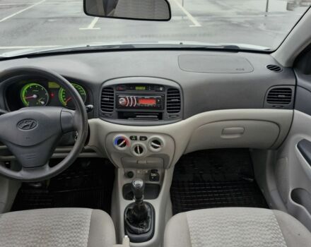 Серый Хендай Акцент, объемом двигателя 1.5 л и пробегом 268 тыс. км за 3400 $, фото 4 на Automoto.ua