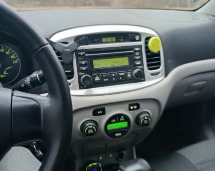 Серый Хендай Акцент, объемом двигателя 1.6 л и пробегом 246 тыс. км за 4900 $, фото 4 на Automoto.ua