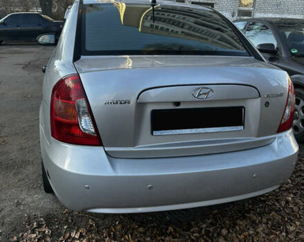 Серый Хендай Акцент, объемом двигателя 1.4 л и пробегом 136 тыс. км за 5700 $, фото 7 на Automoto.ua