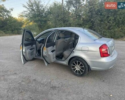 Серый Хендай Акцент, объемом двигателя 1.49 л и пробегом 185 тыс. км за 5200 $, фото 6 на Automoto.ua