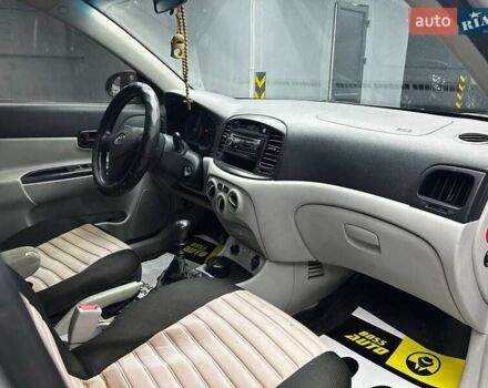 Серый Хендай Акцент, объемом двигателя 1.4 л и пробегом 168 тыс. км за 5200 $, фото 17 на Automoto.ua