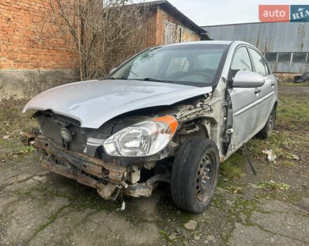 Серый Хендай Акцент, объемом двигателя 1.4 л и пробегом 200 тыс. км за 1599 $, фото 2 на Automoto.ua