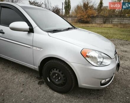 Сірий Хендай Акцент, об'ємом двигуна 1.5 л та пробігом 150 тис. км за 5500 $, фото 5 на Automoto.ua