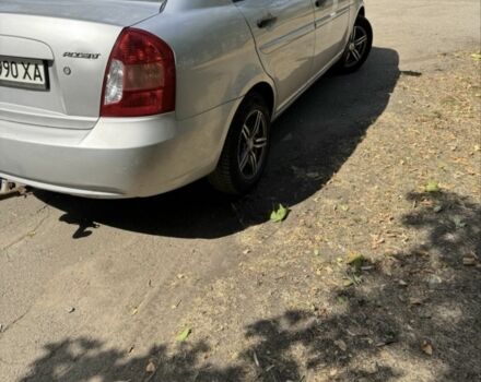 Сірий Хендай Акцент, об'ємом двигуна 1.4 л та пробігом 450 тис. км за 4800 $, фото 4 на Automoto.ua