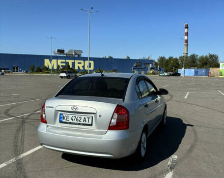 Серый Хендай Акцент, объемом двигателя 1.4 л и пробегом 160 тыс. км за 4000 $, фото 1 на Automoto.ua