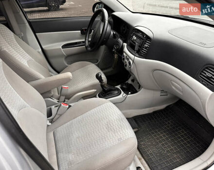 Серый Хендай Акцент, объемом двигателя 1.4 л и пробегом 327 тыс. км за 4500 $, фото 22 на Automoto.ua