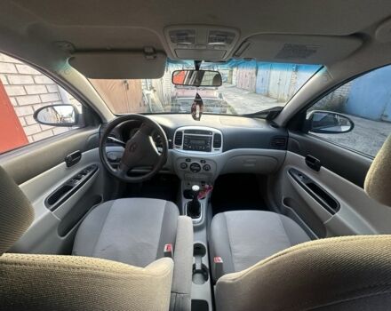 Серый Хендай Акцент, объемом двигателя 1.6 л и пробегом 191 тыс. км за 3690 $, фото 6 на Automoto.ua