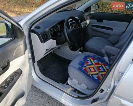 Серый Хендай Акцент, объемом двигателя 1.6 л и пробегом 150 тыс. км за 7000 $, фото 16 на Automoto.ua