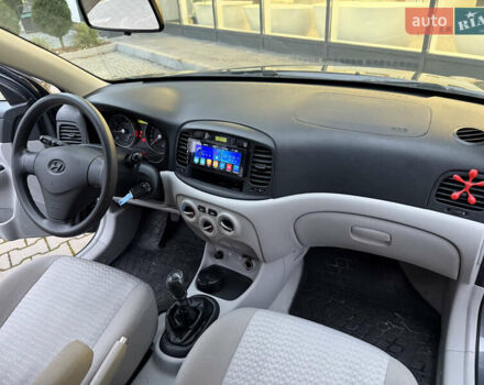Серый Хендай Акцент, объемом двигателя 1.5 л и пробегом 155 тыс. км за 5200 $, фото 24 на Automoto.ua