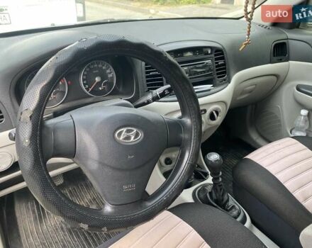 Сірий Хендай Акцент, об'ємом двигуна 1.4 л та пробігом 168 тис. км за 4500 $, фото 1 на Automoto.ua