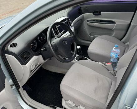 Серый Хендай Акцент, объемом двигателя 1.6 л и пробегом 211 тыс. км за 5200 $, фото 23 на Automoto.ua