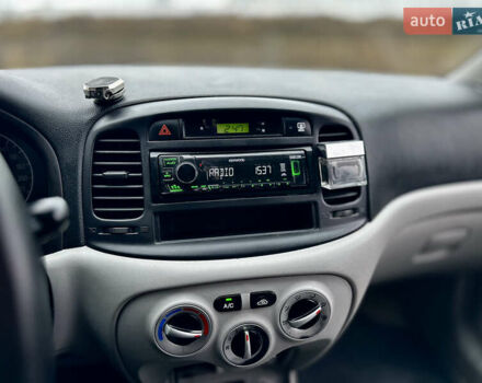 Серый Хендай Акцент, объемом двигателя 1.4 л и пробегом 312 тыс. км за 4150 $, фото 24 на Automoto.ua