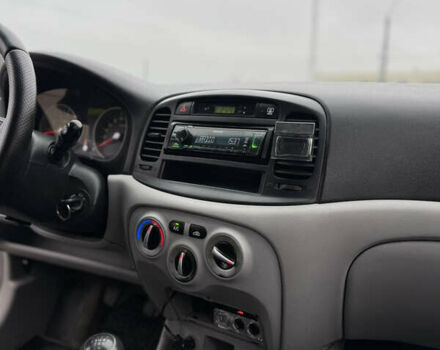 Сірий Хендай Акцент, об'ємом двигуна 1.4 л та пробігом 313 тис. км за 4150 $, фото 15 на Automoto.ua