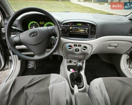 Сірий Хендай Акцент, об'ємом двигуна 1.5 л та пробігом 150 тис. км за 5500 $, фото 21 на Automoto.ua