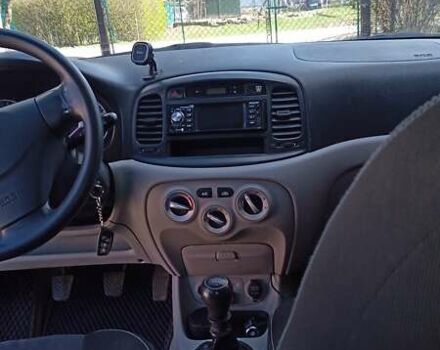 Сірий Хендай Акцент, об'ємом двигуна 1.4 л та пробігом 209 тис. км за 4500 $, фото 18 на Automoto.ua