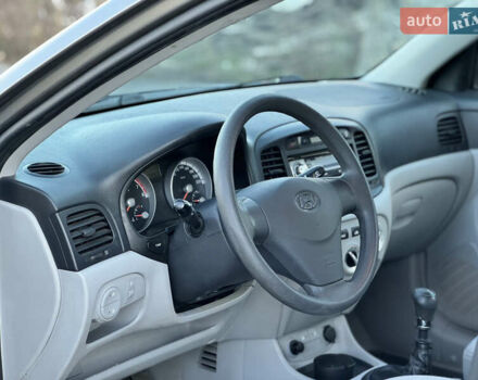 Серый Хендай Акцент, объемом двигателя 1.4 л и пробегом 98 тыс. км за 4899 $, фото 16 на Automoto.ua