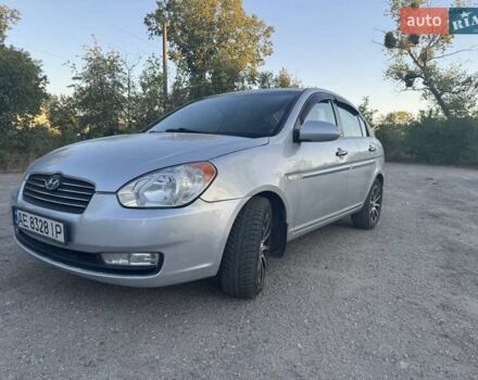 Серый Хендай Акцент, объемом двигателя 1.49 л и пробегом 185 тыс. км за 5200 $, фото 3 на Automoto.ua