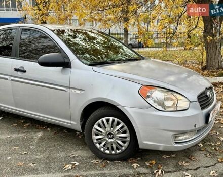 Серый Хендай Акцент, объемом двигателя 1.4 л и пробегом 165 тыс. км за 4990 $, фото 1 на Automoto.ua