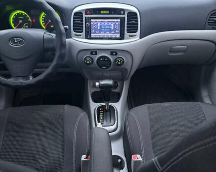 Серый Хендай Акцент, объемом двигателя 1.6 л и пробегом 251 тыс. км за 4799 $, фото 14 на Automoto.ua