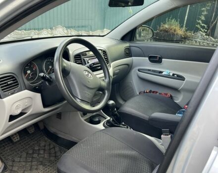 Серый Хендай Акцент, объемом двигателя 0 л и пробегом 115 тыс. км за 5300 $, фото 2 на Automoto.ua