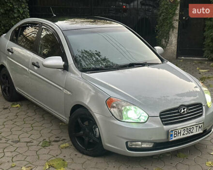 Серый Хендай Акцент, объемом двигателя 1.4 л и пробегом 200 тыс. км за 4990 $, фото 2 на Automoto.ua