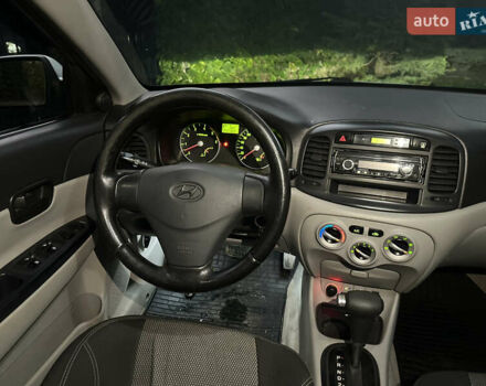 Серый Хендай Акцент, объемом двигателя 1.4 л и пробегом 200 тыс. км за 4990 $, фото 31 на Automoto.ua