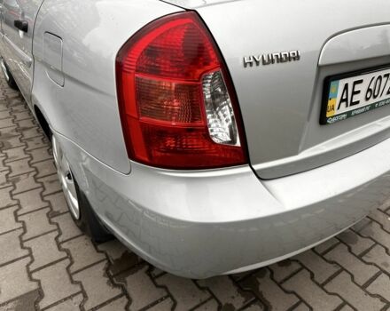 Серый Хендай Акцент, объемом двигателя 1.4 л и пробегом 327 тыс. км за 4500 $, фото 12 на Automoto.ua