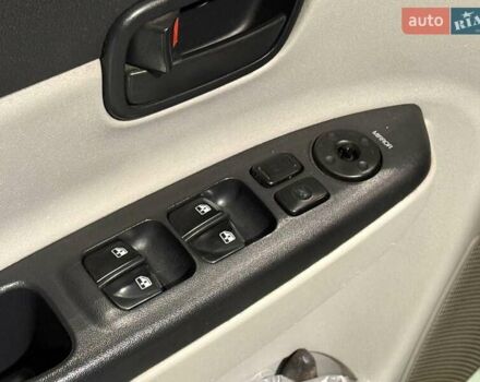 Серый Хендай Акцент, объемом двигателя 1.4 л и пробегом 203 тыс. км за 4990 $, фото 8 на Automoto.ua