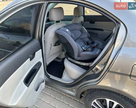 Серый Хендай Акцент, объемом двигателя 1.4 л и пробегом 135 тыс. км за 4800 $, фото 14 на Automoto.ua