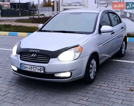 Серый Хендай Акцент, объемом двигателя 1.4 л и пробегом 186 тыс. км за 5000 $, фото 5 на Automoto.ua