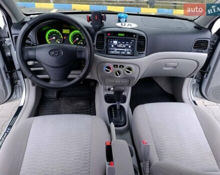 Серый Хендай Акцент, объемом двигателя 1.4 л и пробегом 186 тыс. км за 5000 $, фото 2 на Automoto.ua