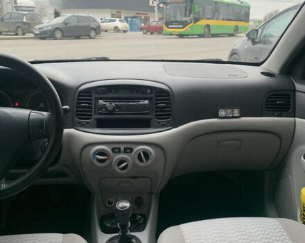 Серый Хендай Акцент, объемом двигателя 1.4 л и пробегом 263 тыс. км за 4800 $, фото 8 на Automoto.ua