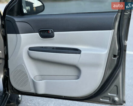 Серый Хендай Акцент, объемом двигателя 1.4 л и пробегом 98 тыс. км за 4899 $, фото 24 на Automoto.ua