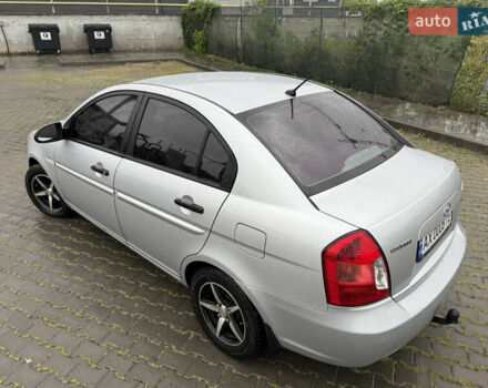 Серый Хендай Акцент, объемом двигателя 1.49 л и пробегом 190 тыс. км за 6200 $, фото 5 на Automoto.ua