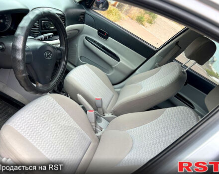 Сірий Хендай Акцент, об'ємом двигуна 1.4 л та пробігом 290 тис. км за 4799 $, фото 6 на Automoto.ua