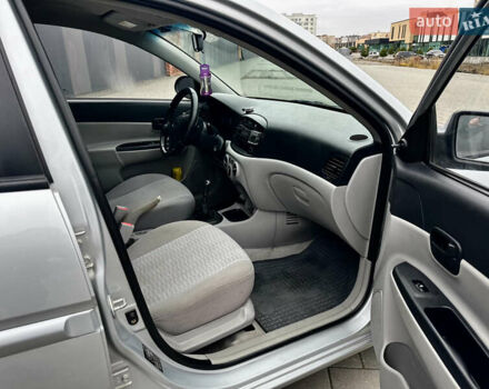 Серый Хендай Акцент, объемом двигателя 1.4 л и пробегом 312 тыс. км за 4150 $, фото 18 на Automoto.ua