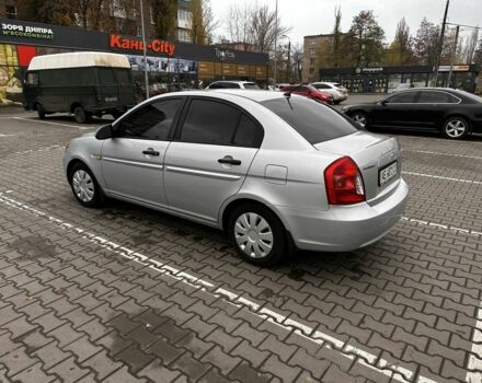 Серый Хендай Акцент, объемом двигателя 1.4 л и пробегом 327 тыс. км за 4500 $, фото 6 на Automoto.ua