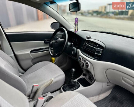Серый Хендай Акцент, объемом двигателя 1.4 л и пробегом 312 тыс. км за 4150 $, фото 13 на Automoto.ua