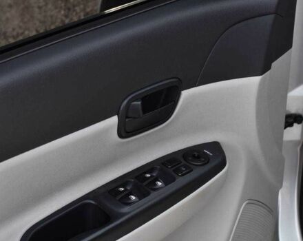 Серый Хендай Акцент, объемом двигателя 1.4 л и пробегом 327 тыс. км за 4999 $, фото 8 на Automoto.ua