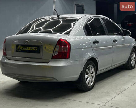 Серый Хендай Акцент, объемом двигателя 1.4 л и пробегом 168 тыс. км за 5200 $, фото 5 на Automoto.ua