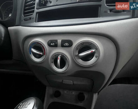 Серый Хендай Акцент, объемом двигателя 1.4 л и пробегом 220 тыс. км за 4500 $, фото 5 на Automoto.ua