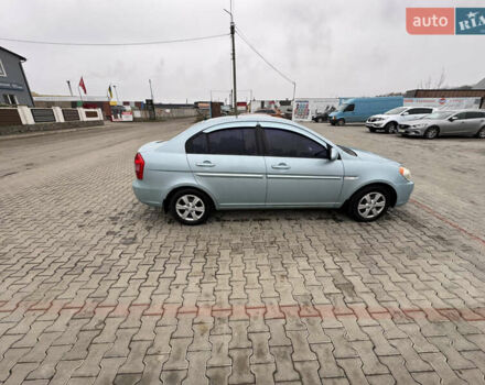 Серый Хендай Акцент, объемом двигателя 1.6 л и пробегом 211 тыс. км за 5200 $, фото 4 на Automoto.ua