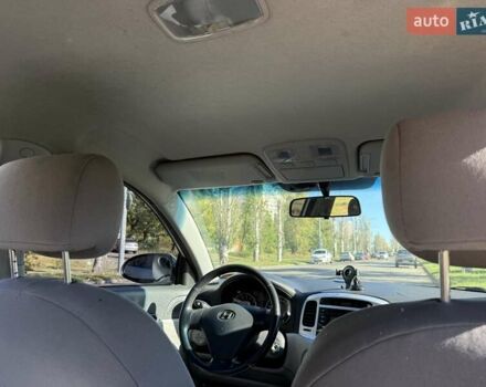 Сірий Хендай Акцент, об'ємом двигуна 1.6 л та пробігом 136 тис. км за 6300 $, фото 43 на Automoto.ua
