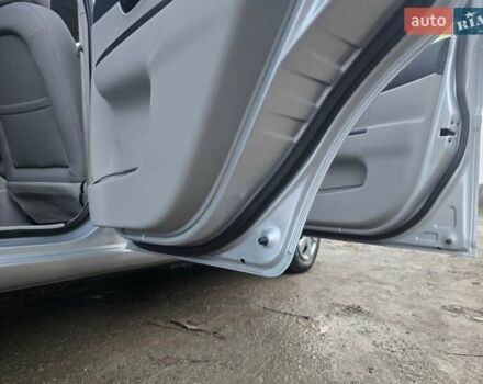 Серый Хендай Акцент, объемом двигателя 1.4 л и пробегом 82 тыс. км за 6600 $, фото 48 на Automoto.ua