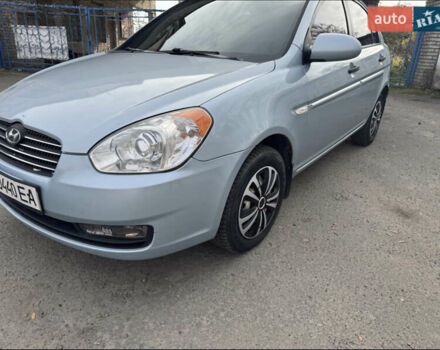 Серый Хендай Акцент, объемом двигателя 1.5 л и пробегом 196 тыс. км за 5400 $, фото 3 на Automoto.ua