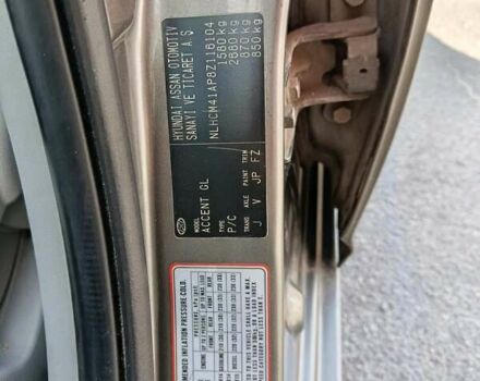 Серый Хендай Акцент, объемом двигателя 1.4 л и пробегом 310 тыс. км за 4500 $, фото 12 на Automoto.ua