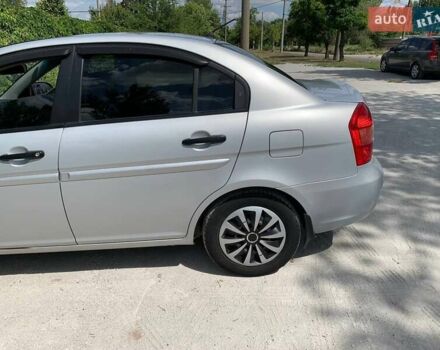 Сірий Хендай Акцент, об'ємом двигуна 1.4 л та пробігом 170 тис. км за 5100 $, фото 9 на Automoto.ua