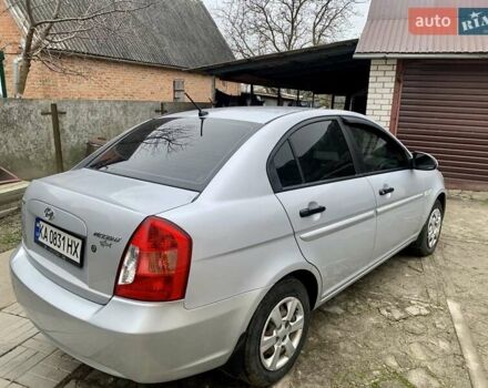 Серый Хендай Акцент, объемом двигателя 1.4 л и пробегом 144 тыс. км за 5300 $, фото 5 на Automoto.ua