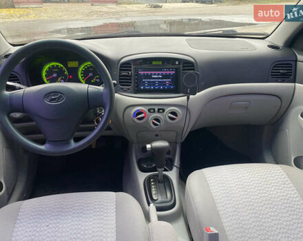 Сірий Хендай Акцент, об'ємом двигуна 1.4 л та пробігом 252 тис. км за 4500 $, фото 6 на Automoto.ua