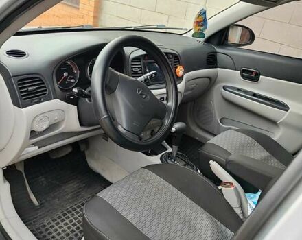 Сірий Хендай Акцент, об'ємом двигуна 1.4 л та пробігом 134 тис. км за 6200 $, фото 6 на Automoto.ua